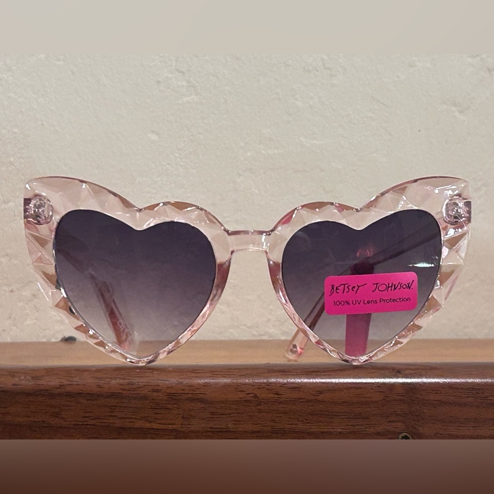 BETSEY JOHNSON Designer Pink Heart Shaped Sunglasses.